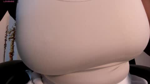 S a v a n n a h  online show from September 2025 12:27:02 PM