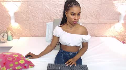 Snapshot of savory_pussy18 chatting on February 2025 01:28:01 PM savory_pussy18 online show from February 2025 01:28:01 PM