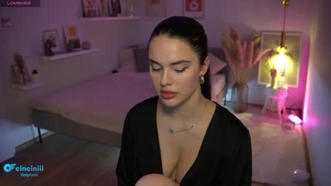 Snapshot of savvage_play chatting on January 2025 10:41:01 PM Naomi online show from January 2025 10:41:01 PM