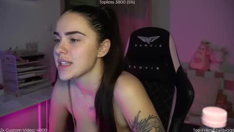 Snapshot of savvage_play chatting on November 2025 09:26:01 PM Naomi online show from November 2025 09:26:01 PM