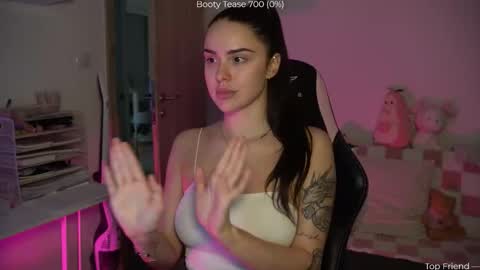 Snapshot of savvage_play chatting on December 2025 07:40:02 PM Naomi online show from December 2025 07:40:02 PM