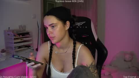 Naomi online show from May 2026 08:38:02 PM