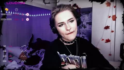 pronoun she. name Mary. age 21. online show from February 2025 01:49:02 PM