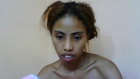 sayaah01 online show from June 2026 07:38:02 PM