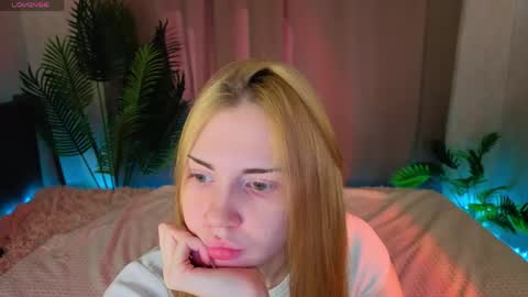 Kira  GMT 7 Mon Thu-Sun  0800am-0200pm  online show from May 2026 09:14:01 AM