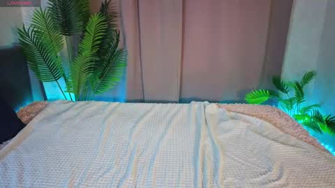 Kira  GMT 7 Mon Thu-Sun  0800am-0200pm  online show from May 2026 09:25:01 AM