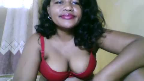 saylla1 online show from November 2025 06:14:01 AM