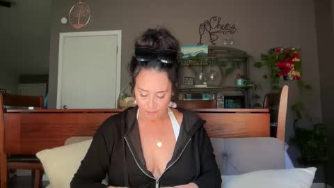 Snapshot of sayplsgdgrl chatting on June 2026 08:33:02 PM Good Girls Say Please...and Thank You online show from June 2026 08:33:02 PM