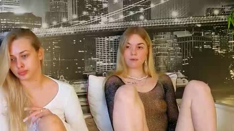 Hello guys our name is Emily Nicole Alice. We are very funny and love to spend time well online show from November 2025 04:08:02 PM