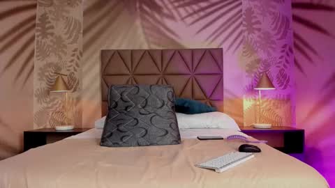 Scarleet online show from October 2025 07:44:02 PM