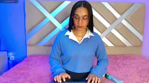 Snapshot of scarleett_ebony chatting on November 2025 12:11:02 PM scarleett_ebony online show from November 2025 12:11:02 PM