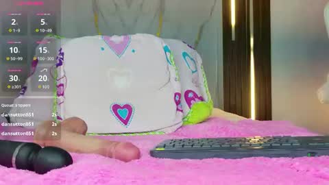 Snapshot of scarleht_blonde chatting on June 2026 12:32:02 AM scarleht_blonde online show from June 2026 12:32:02 AM