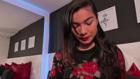 Scarlet online show from September 2025 12:10:02 PM