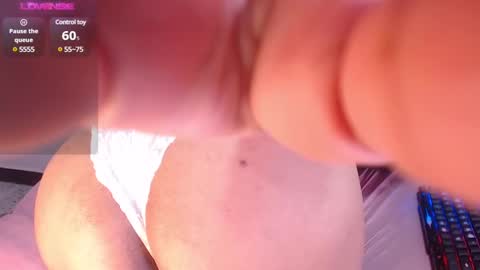 Snapshot of scarlet_fostt_ chatting on March 2025 03:24:01 PM Andrea online show from March 2025 03:24:01 PM