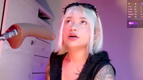 Snapshot of scarlet_gold chatting on March 2026 10:49:02 PM scarlet_gold online show from March 2026 10:49:02 PM