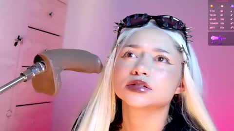 Snapshot of scarlet_gold chatting on March 2026 01:21:01 AM scarlet_gold online show from March 2026 01:21:01 AM