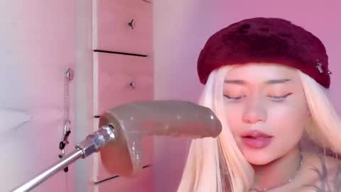 scarlet_gold online show from May 2026 06:15:02 PM
