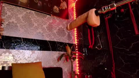 Snapshot of scarlet_queen__ chatting on October 2025 11:14:01 PM Scarlet online show from October 2025 11:14:01 PM