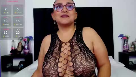 Snapshot of scarlet_ray_ chatting on September 2025 11:43:02 AM Scarlet Ray online show from September 2025 11:43:02 AM