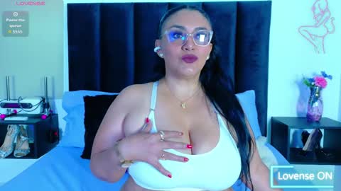 Scarlet Ray  online show from February 2026 11:48:01 AM