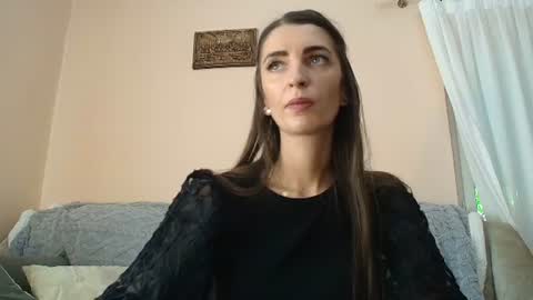 Snapshot of scarlet_rosse chatting on June 2026 04:05:01 PM Scarlet online show from June 2026 04:05:01 PM