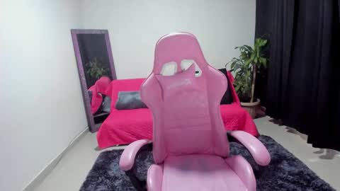 Scarlet Venom online show from October 2025 02:06:02 PM