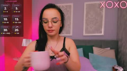 Snapshot of scarlet_vex chatting on April 2026 10:11:02 PM Scarlet online show from April 2026 10:11:02 PM