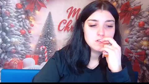 Snapshot of scarletcargo chatting on December 2025 12:23:02 PM ScarletCargo online show from December 2025 12:23:02 PM