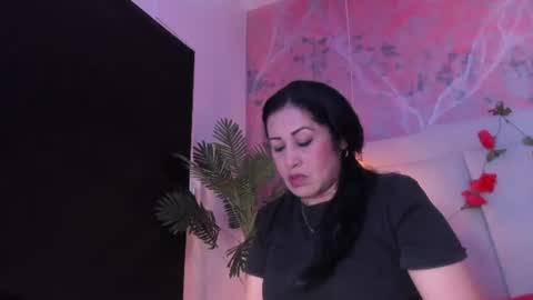 Scarlet Dayana online show from June 2026 12:04:01 PM