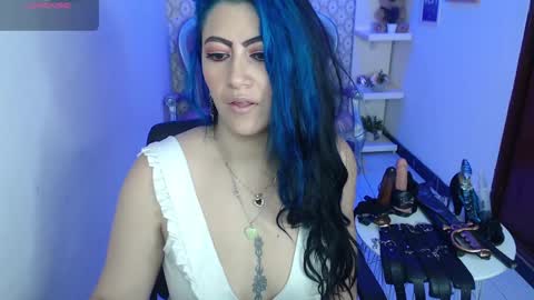 Snapshot of scarleth_bluee chatting on January 2025 09:18:02 AM Scarleth online show from January 2025 09:18:02 AM