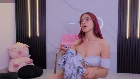 Snapshot of scarleth_red_ chatting on September 2025 12:05:01 PM I am Scarleth Check mi profile online show from September 2025 12:05:01 PM