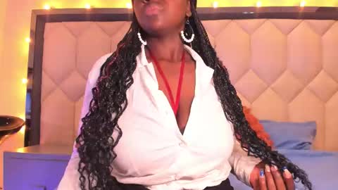 Snapshot of scarlethbigbug chatting on October 2025 11:33:02 AM scarlethbigbug online show from October 2025 11:33:02 AM