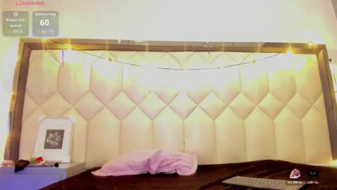 scarlethbigbug online show from March 2026 01:27:01 PM