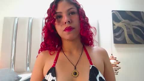 scarlethjonnes online show from February 2026 05:49:02 PM