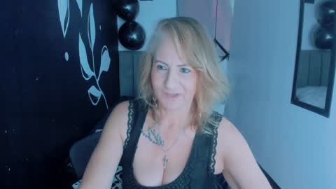 S C A R L E T online show from December 2024 06:11:01 PM