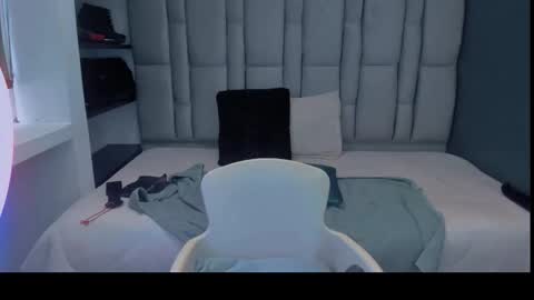 S C A R L E T online show from February 2026 07:39:02 PM