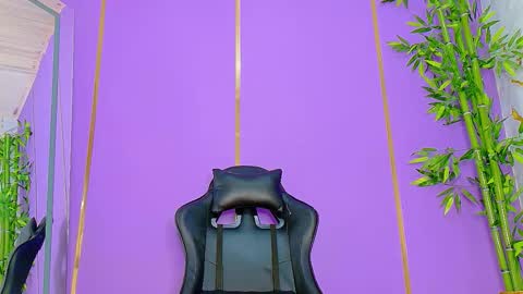 Snapshot of scarletjonesx chatting on October 2025 12:18:01 AM Denis online show from October 2025 12:18:01 AM