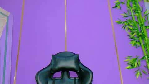 Snapshot of scarletjonesx chatting on November 2025 09:25:02 PM Denis online show from November 2025 09:25:02 PM