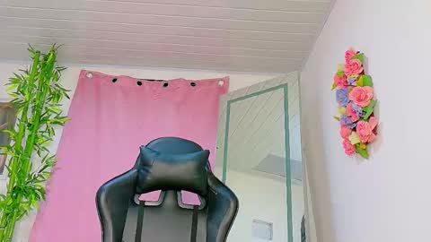 Snapshot of scarletjonesx chatting on February 2026 12:40:02 AM Denis online show from February 2026 12:40:02 AM