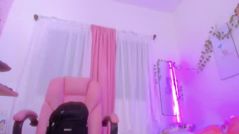 Snapshot of scarletliz chatting on December 2024 10:54:02 PM Scarletliz online show from December 2024 10:54:02 PM