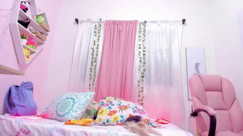 Snapshot of scarletliz chatting on March 2025 12:17:01 PM Scarletliz online show from March 2025 12:17:01 PM