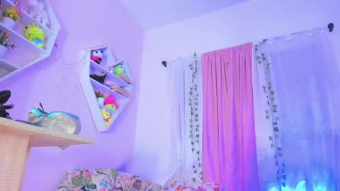 Snapshot of scarletliz chatting on March 2025 04:35:02 PM Scarletliz online show from March 2025 04:35:02 PM