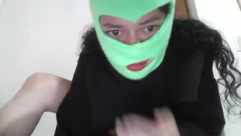 Scarlet online show from November 2025 12:58:02 PM