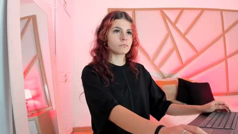 Snapshot of scarletpunk_ chatting on December 2024 01:30:02 PM Scarlet online show from December 2024 01:30:02 PM