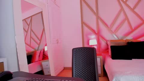 Snapshot of scarletpunk_ chatting on December 2024 01:17:02 PM Scarlet online show from December 2024 01:17:02 PM