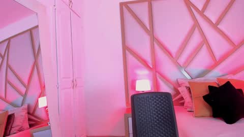 Snapshot of scarletpunk_ chatting on January 2025 02:46:01 PM Scarlet online show from January 2025 02:46:01 PM