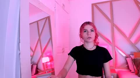 Snapshot of scarletpunk_ chatting on February 2025 12:22:02 PM Scarlet online show from February 2025 12:22:02 PM