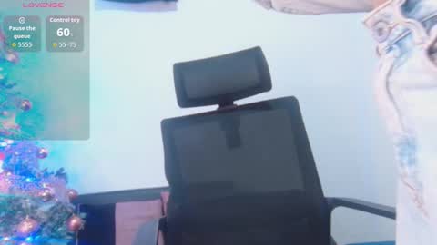 Snapshot of scarlett_crastrawberry chatting on November 2025 09:58:01 PM scarlet online show from November 2025 09:58:01 PM