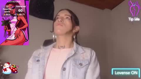 Snapshot of scarlett_crastrawberry chatting on December 2025 09:10:02 PM scarlet online show from December 2025 09:10:02 PM