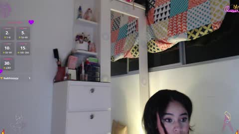 Snapshot of scarlett_diamond chatting on May 2026 01:21:02 AM Scarlett Thumb up please help me 100 its important online show from May 2026 01:21:02 AM